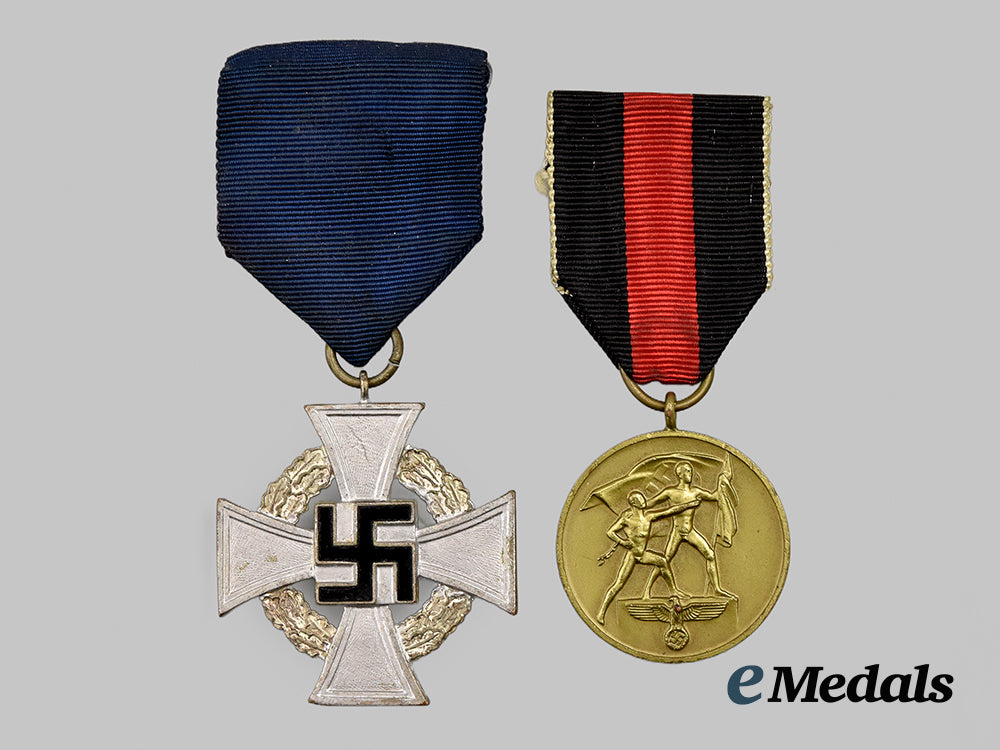 germany,_third_reich._a_pair_of_awards___m_n_c9101