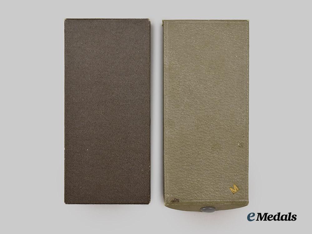 greece,_kingdom._two_orders_of_george_i,_knight_and_commemorative_cross,_by_spink&_son,_with_cases___m_n_c9144