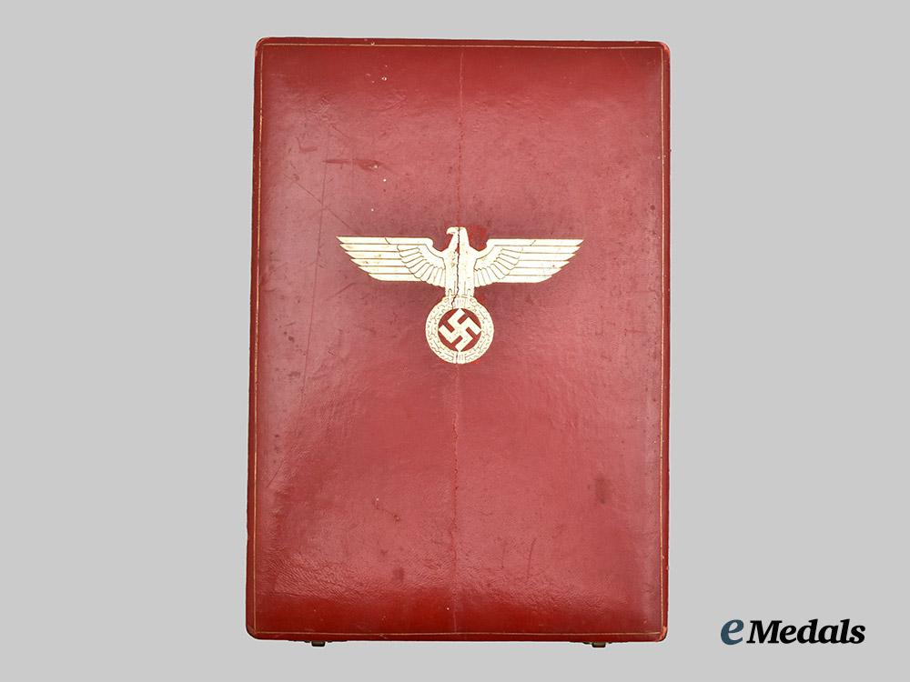 germany,_third_reich._a_rare_order_of_the_german_eagle,_grand_cross_set_with_case_by_godet,_to_an_italian_recipient___m_n_c9147-_recovered
