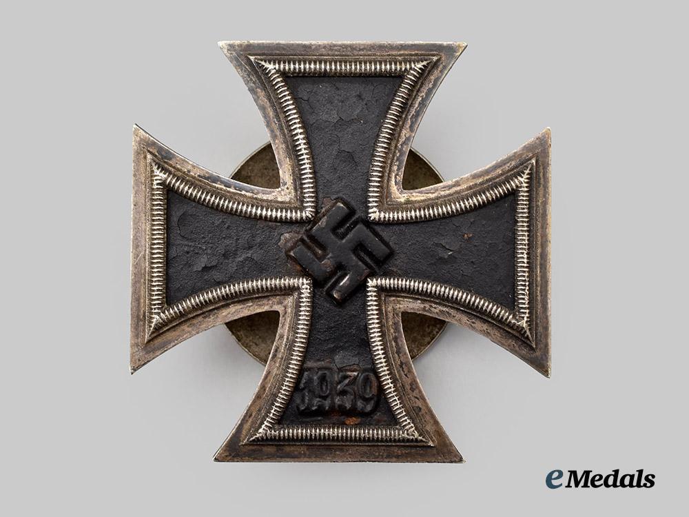 germany,_wehrmacht._a1939_iron_cross_i_class,_screwback_version,_by_schauerte&_höhfeld___m_n_c9155