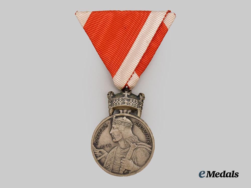 croatia,_independent_state._an_order_of_the_crown_of_king_zvonomir,_silver_medal_for_anti-_partisan_actions,_to_oberjäger_rudolf_manigk___m_n_c9170