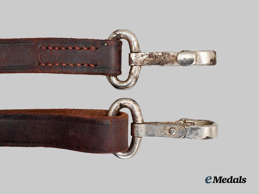 germany,_wehrmacht._a_mixed_lot_of_hangers_for_edged_weapons___m_n_c9171