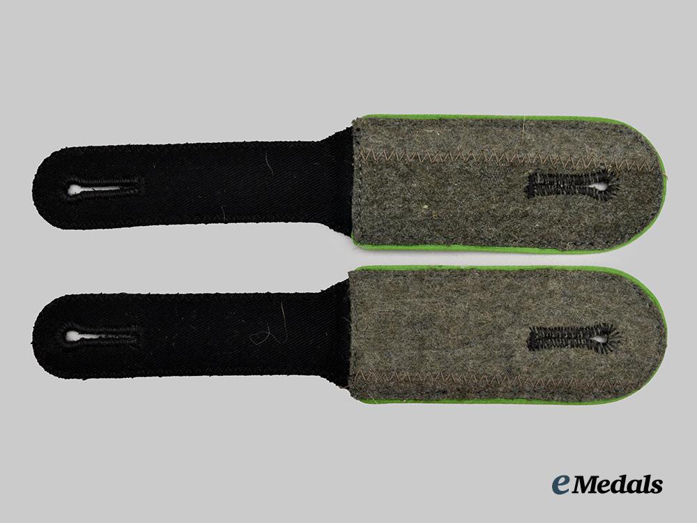 germany,_s_s._a_mint_set_of_waffen-_s_s_gebirgsjäger_enlisted_ranks_shoulder_straps___m_n_c9295