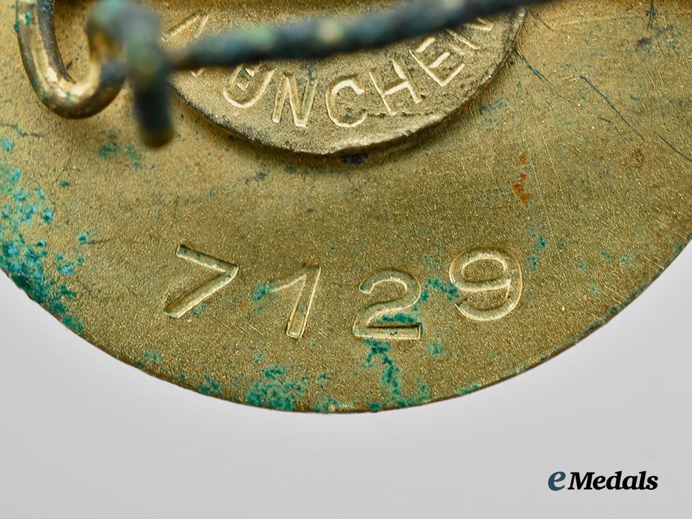 germany,_n_s_d_a_p._a_golden_party_badge,_small_version_by_josef_fuess,_to_georg_mörike___m_n_c9311