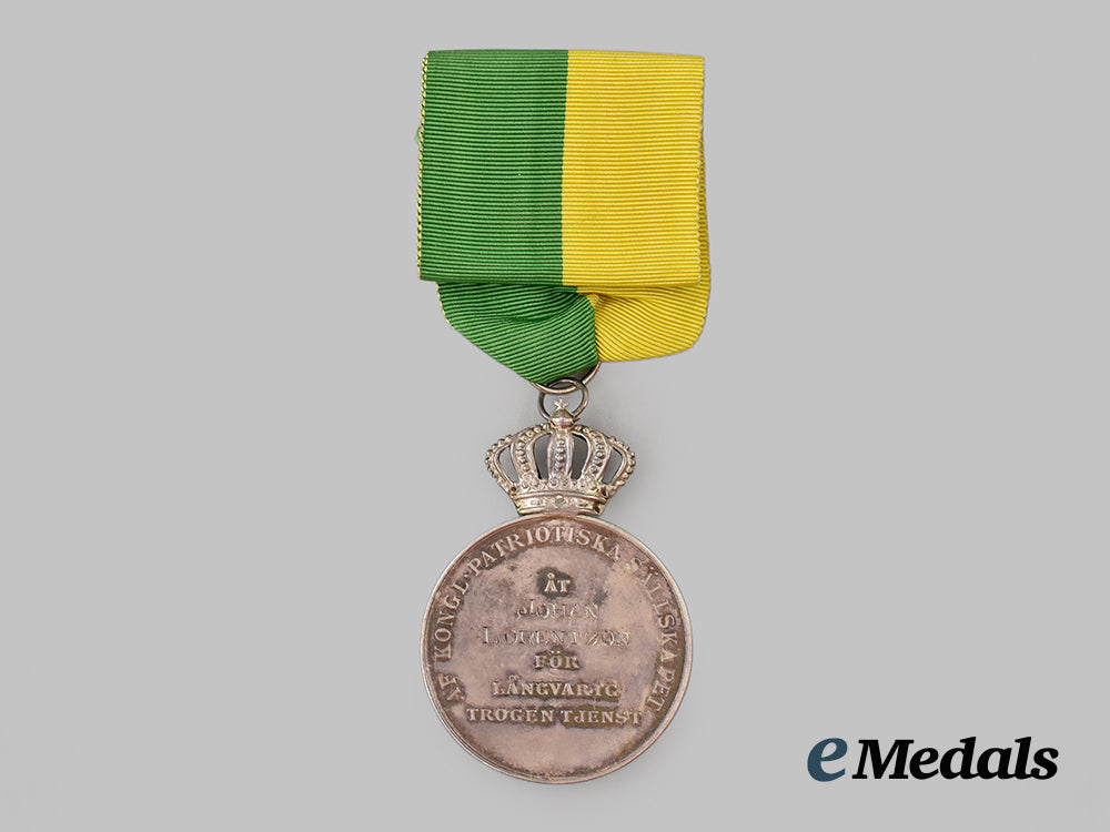sweden,_kingdom._a_royal_patriotic_society_long_and_faithful_service_medal,_i_i_class_silver_grade___m_n_c9391