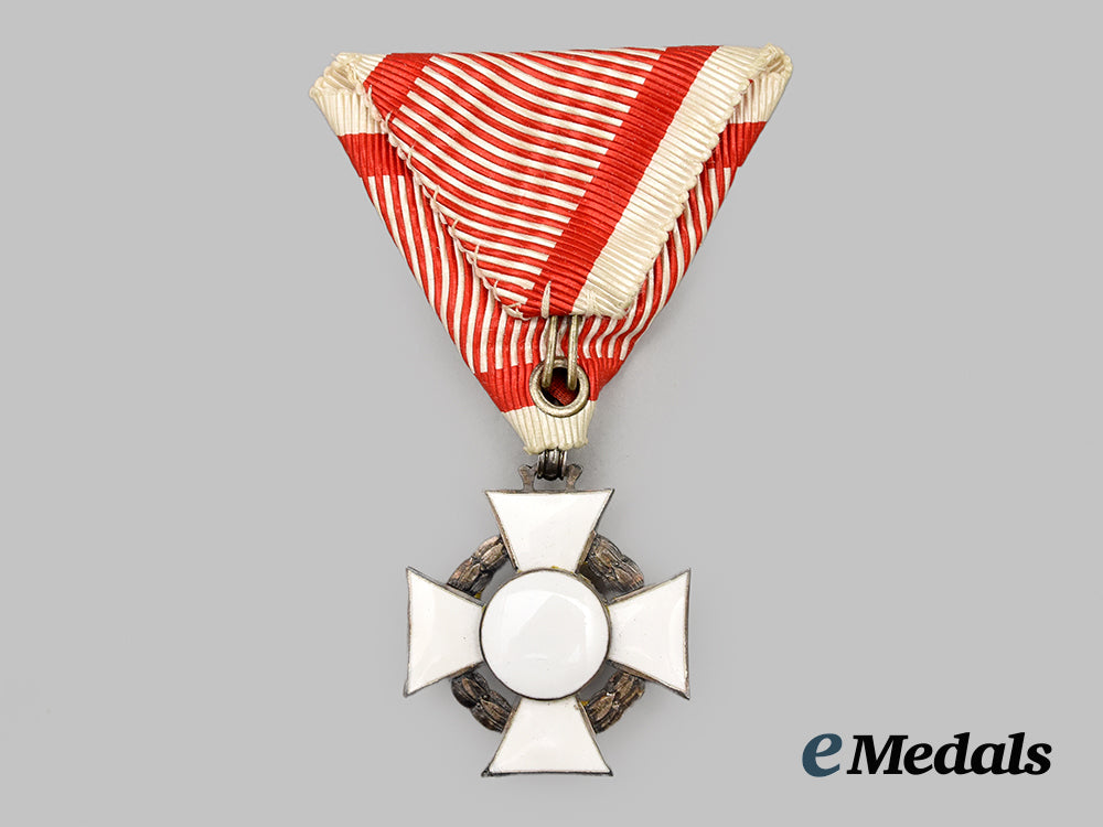 austria,_empire._a_military_merit_cross,_i_i_i_class_with_war_decoration,_cased___m_n_c9551