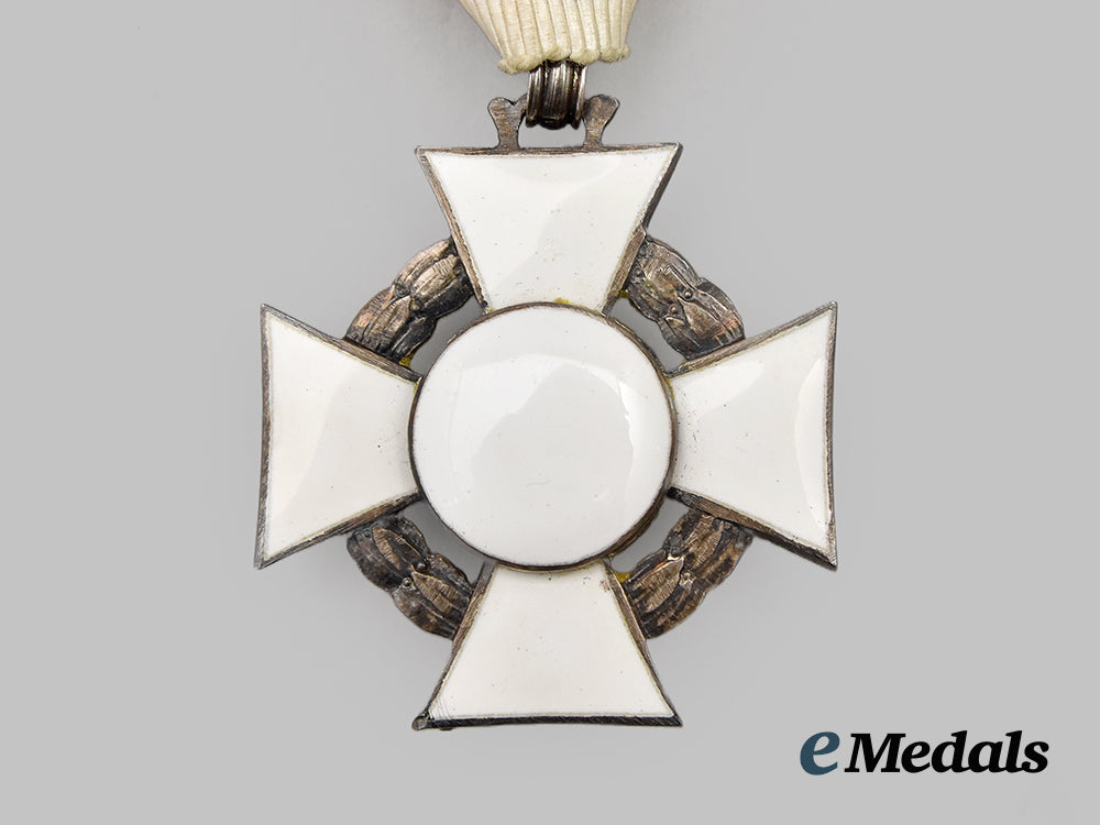 austria,_empire._a_military_merit_cross,_i_i_i_class_with_war_decoration,_cased___m_n_c9552