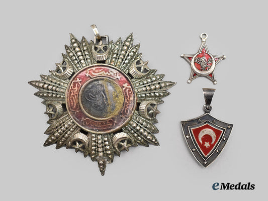 turkey,_ottoman_empire._a_lot_of_order_of_the_medjidie_insignia___m_n_c9558