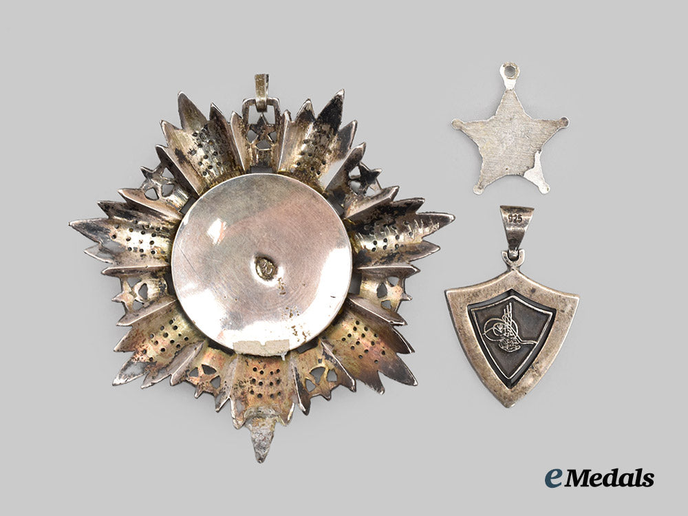 turkey,_ottoman_empire._a_lot_of_order_of_the_medjidie_insignia___m_n_c9559