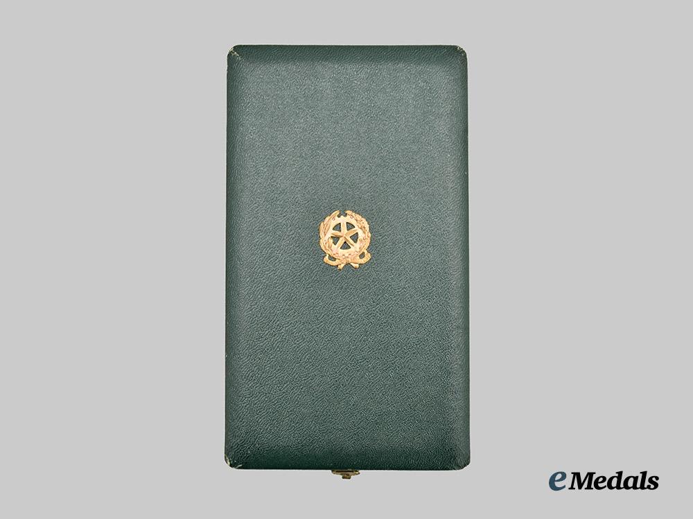 italy,_republic._an_order_of_merit_of_the_italian_republic,_v_class_knight___m_n_c9586