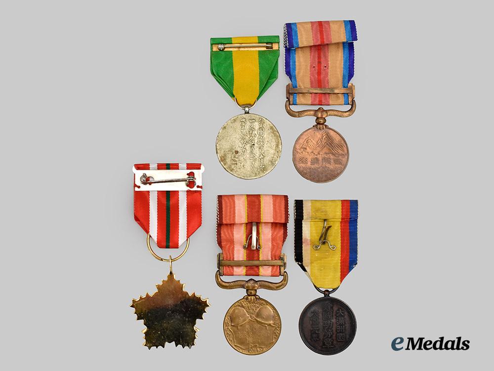 japan,_empire._a_lot_of_five_decorations___m_n_c9595