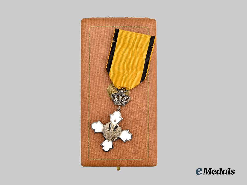 greece,_kingdom._a_order_of_the_phoenix_member_or_silver_cross,_monarchy1947-1964___m_n_c9600