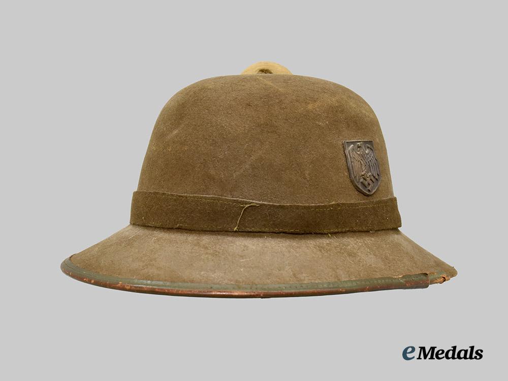 germany,_heer._a_tropical_pith_helmet,_second_pattern,_by_j_t_a___m_n_c9617