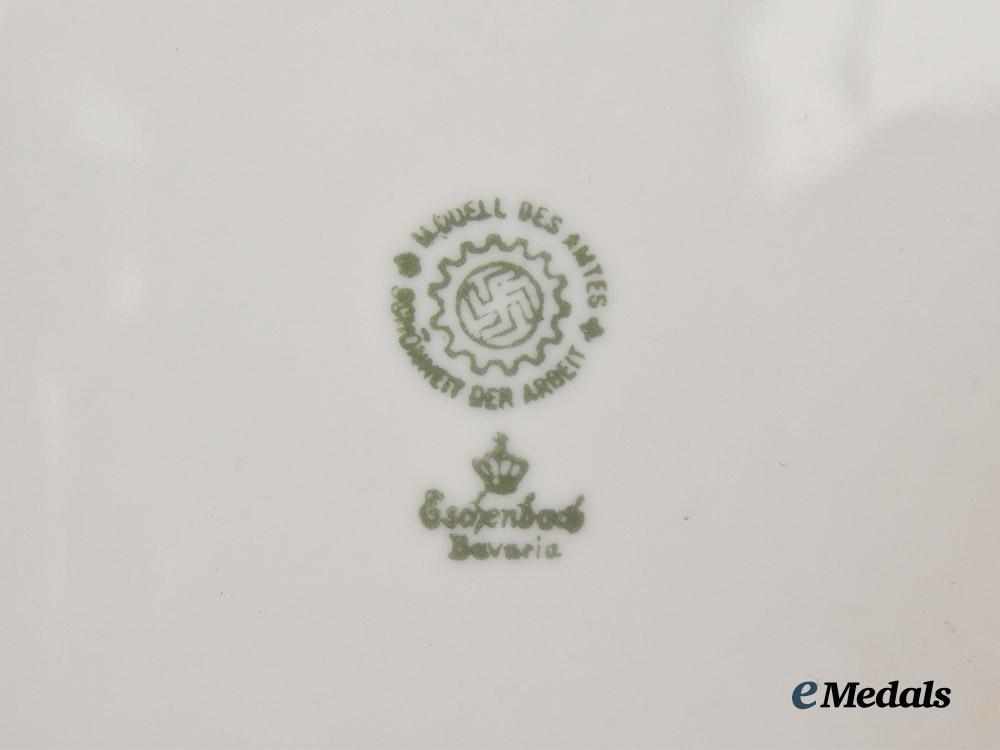 germany,_d_a_f._a_large_mess_hall_serving_bowl,_by_eschenbach_porzellan___m_n_c9647