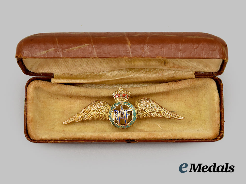 united_kingdom._a_fine_set_of_gold_royal_air_force_wings1918___m_n_c9684