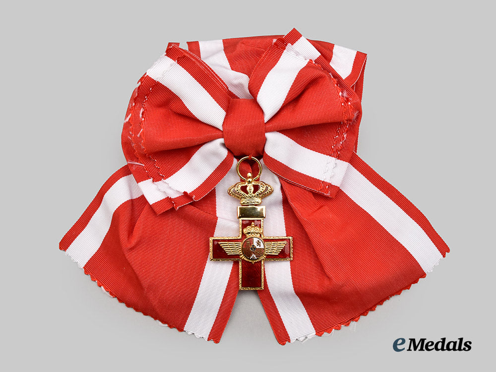 spain,_fascist_state._an_order_of_military_merit,_grand_cross_set_with_red_distinction.___m_n_c9689