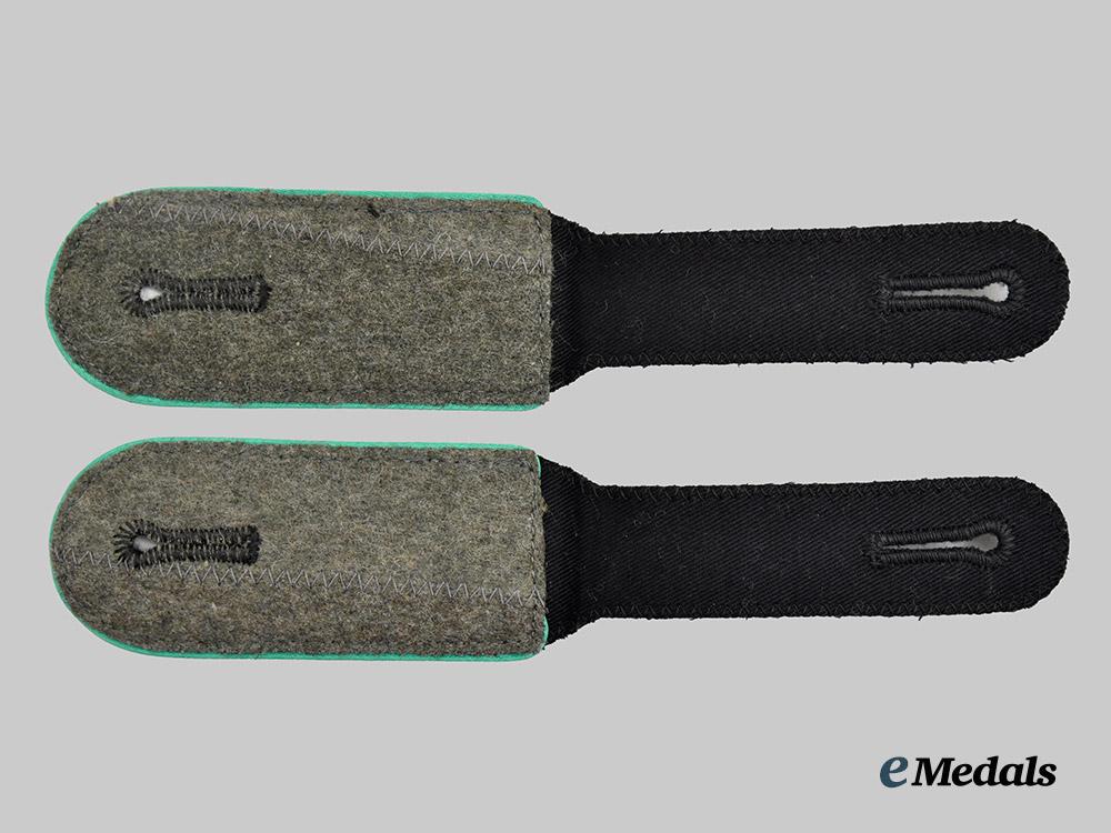 germany,_s_s._a_mint_set_of_waffen-_s_s_gebirgsjäger_enlisted_personnel_shoulder_straps___m_n_c9735