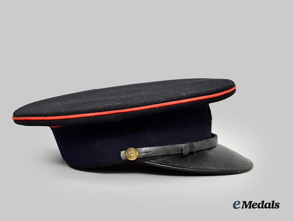 united_kingdom._a_second_war_royal_engineers_officer’s_visor_cap___m_n_c9855