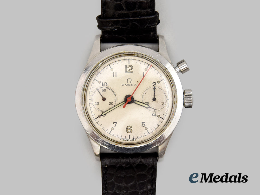 canada,_commonwealth._a_rare_r_c_a_f_o_m_e_g_a_h_a-62_single-_pusher_chronograph_wristwatch___m_n_c9938