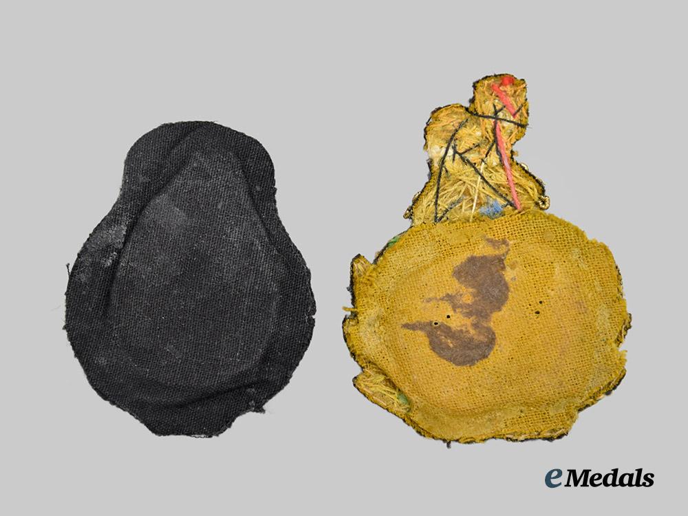 united_kingdom,_canada._two_army_general's_cap_badges___m_n_c9943