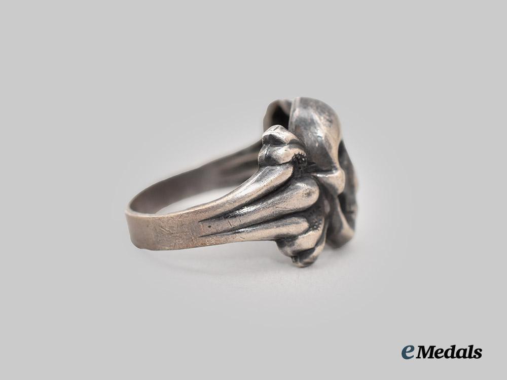 germany,_wehrmacht._a_commemorative_totenkopf_ring_in_silver___m_n_c9966