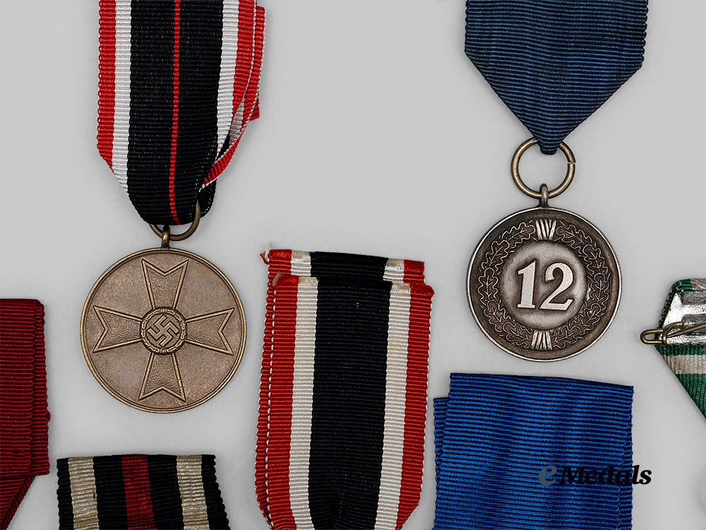 germany,_third_reich._a_mixed_lot_of_awards_for_military_and_civil_service_e_medals__g62851_7