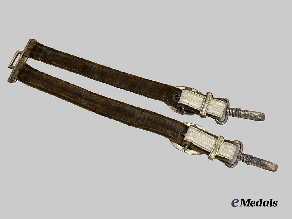 germany,_heer._an_officer’s_dagger_hanger___m_n_c9397