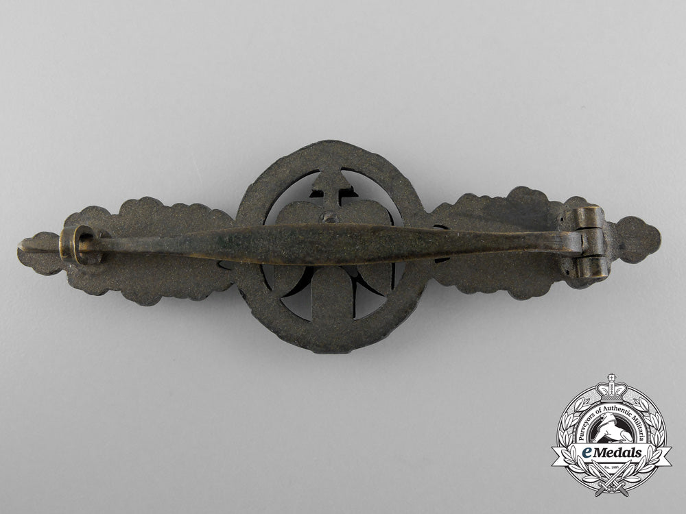 germany,_luftwaffe._a_short_range_night_fighter_clasp,_bronze_grade,_by_g.h._osang_a_0145_1