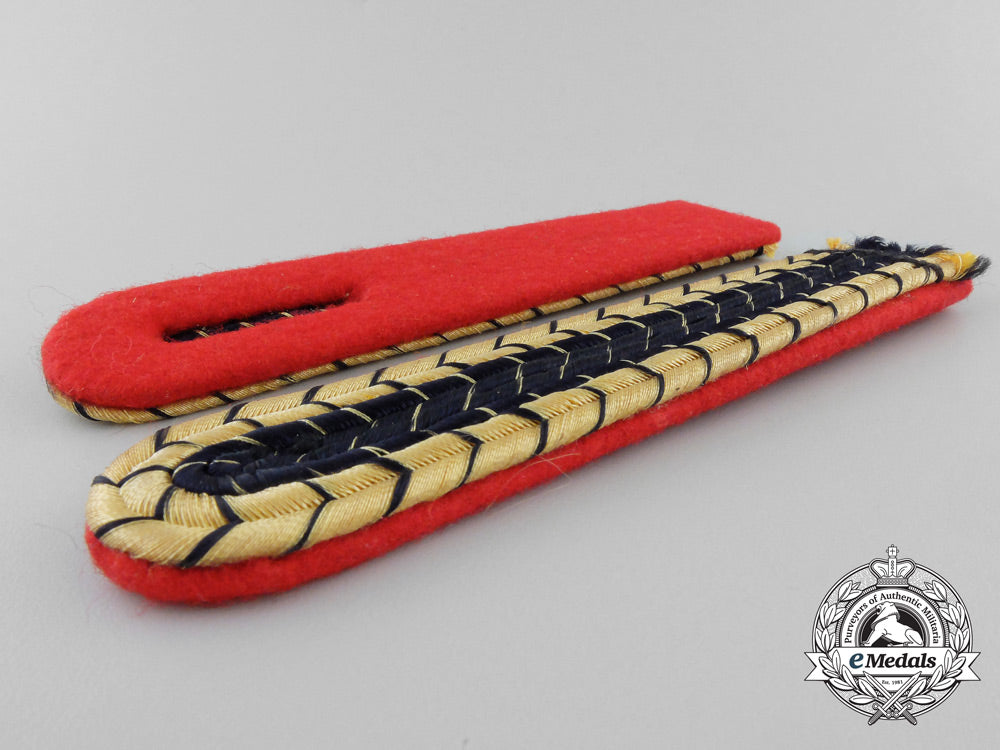 a_set_of_mint_reichsbahn_shoulder_boards_a_0902