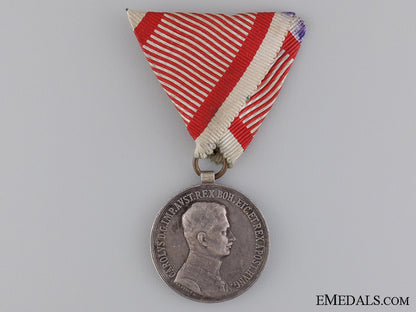 a1917-1918_austrian_bravery_medal;2_nd_class_silver_medal_a_1917_1918_aust_542adb0e72829