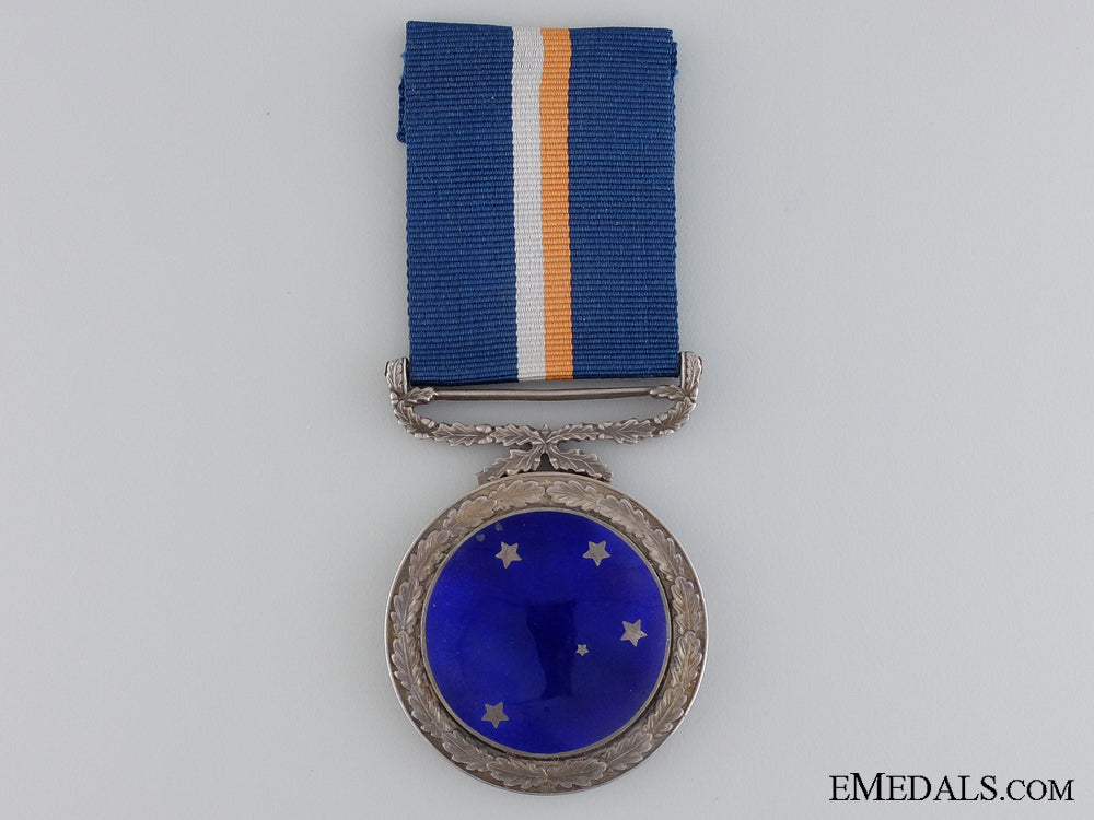 a1952-1975_south_african_southern_cross_medal;_numbered_a_1952_1975_sout_5467643f37472
