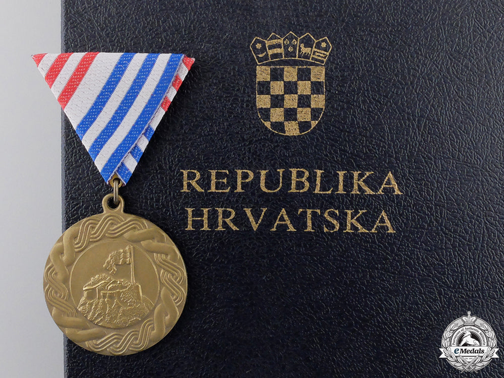 a1995_republika_hrvatska_operation_storm_medal_with_case_a_1995_republika_5550ed7f61a2a