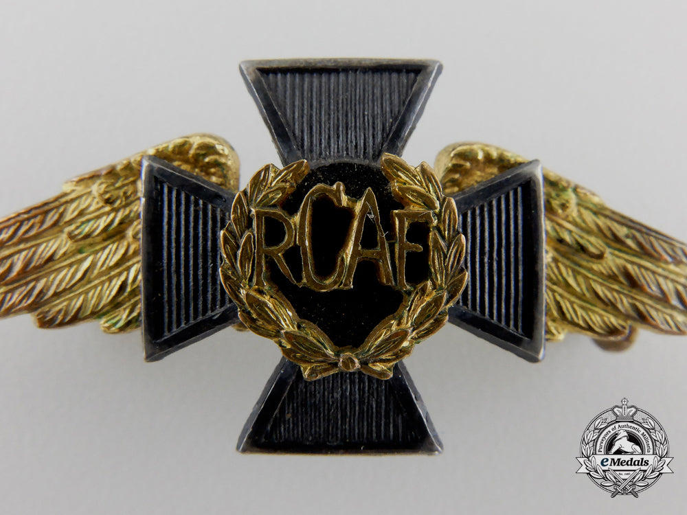 a_rare_second_war_royal_canadian_air_force_chaplain_officer's_cap_badge_a_269