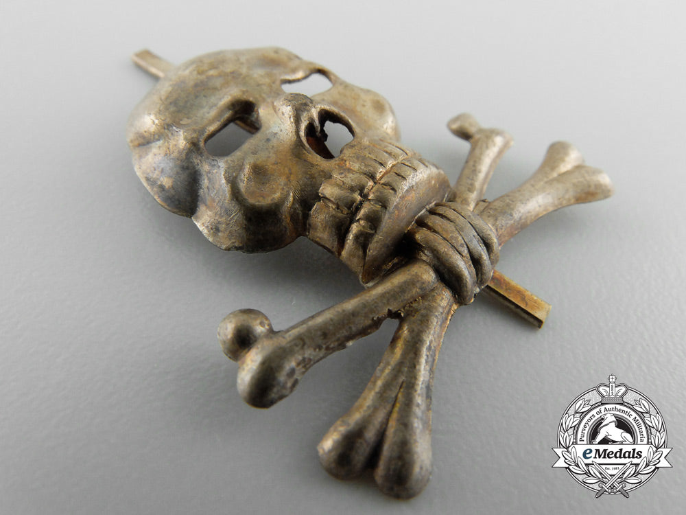 a_braunschweiger_totenkopf(_skull)_officer’s_cap_insignia_for_the_infantry_regiment_nr.92_or_hussars.17_a_2731