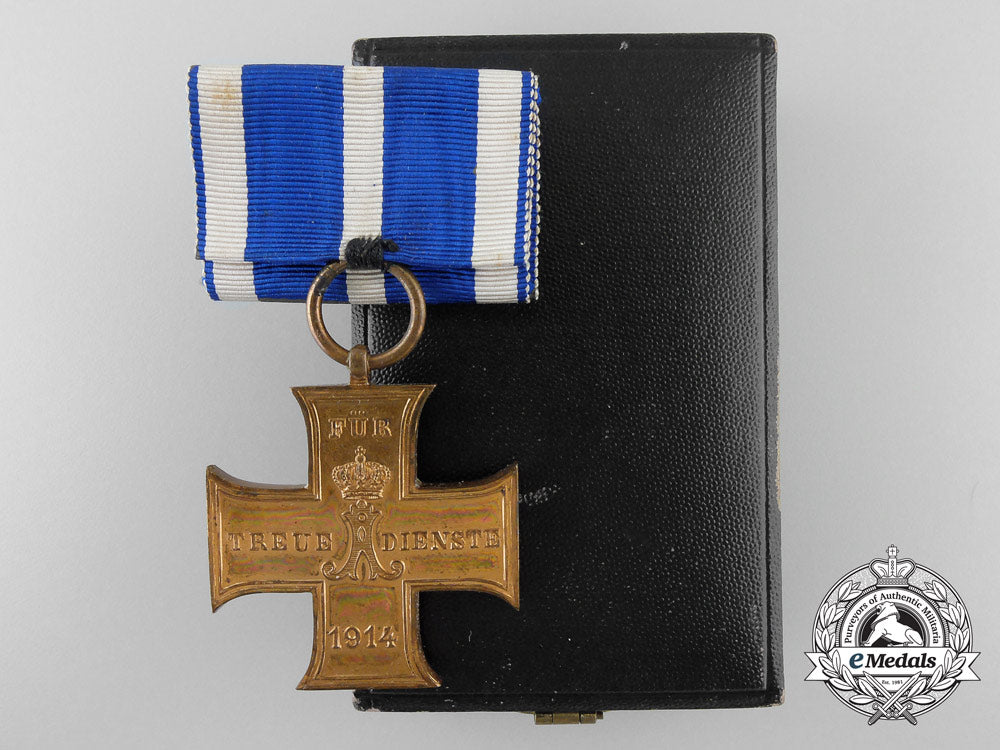 a1914_lippe-_schaumburg_loyal_service_cross_with_case_of_issue_a_4146