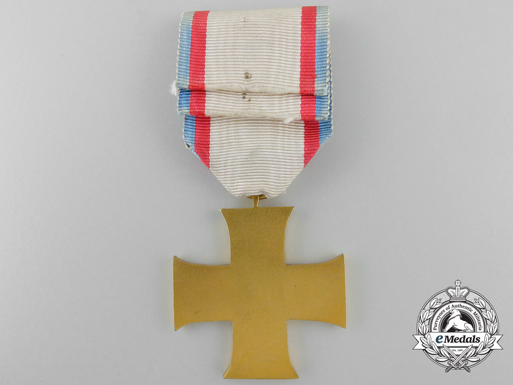 a1914_lippe-_schaumburg_loyal_service_cross_with_case;_non_combatant_version_a_4168