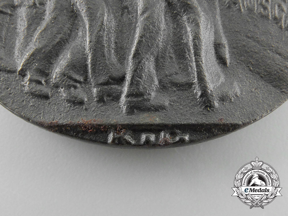 a_cunard_line_r.m.s._lusitania_medallion_with_box_a_4821