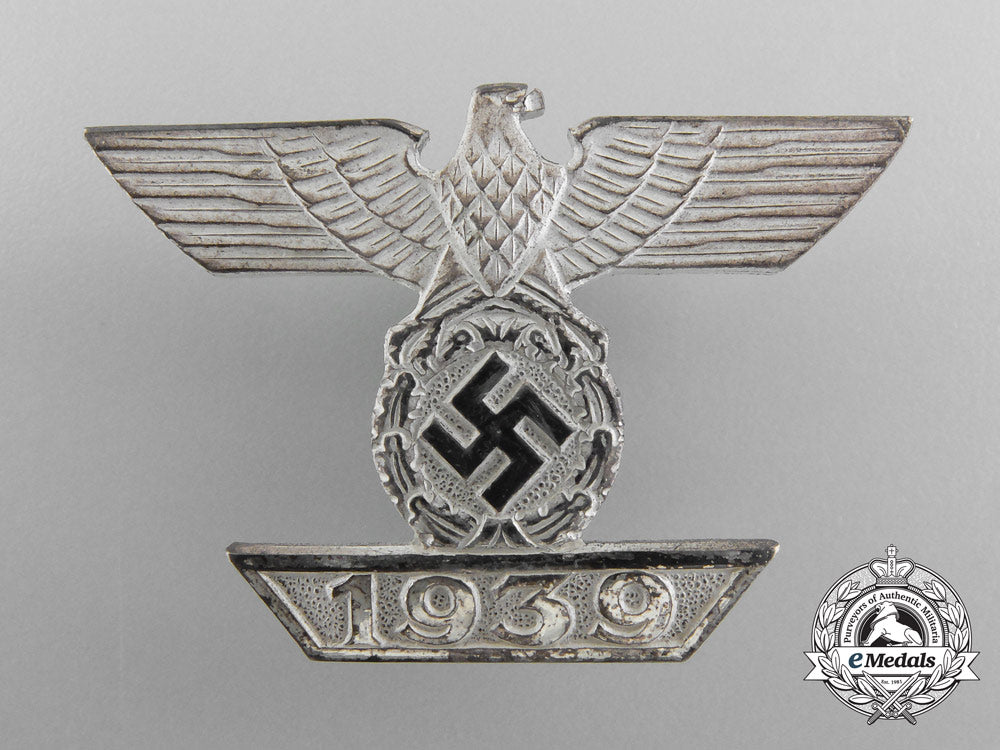 a_mint_clasp_to_the_iron_cross1939_by_b.h._mayer;1_st_class_with_case_a_6146