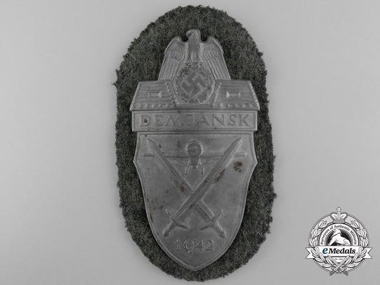 an_army_issue_demjansk_campaign_shield_a_6737_1