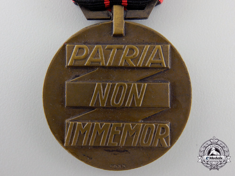 a_second_war_french_resistance_medal_a_800