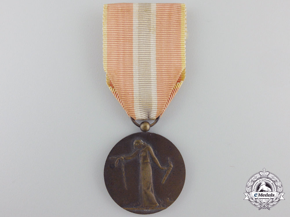 a_first_war_french_medal_for_civilian_prisoners,_deportees,_and_hostages_a_801
