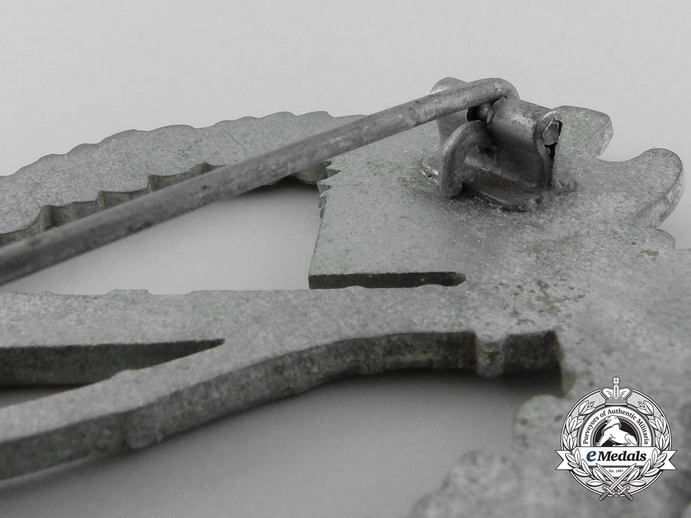 a_silver_grade_infantry_badge_a_8517