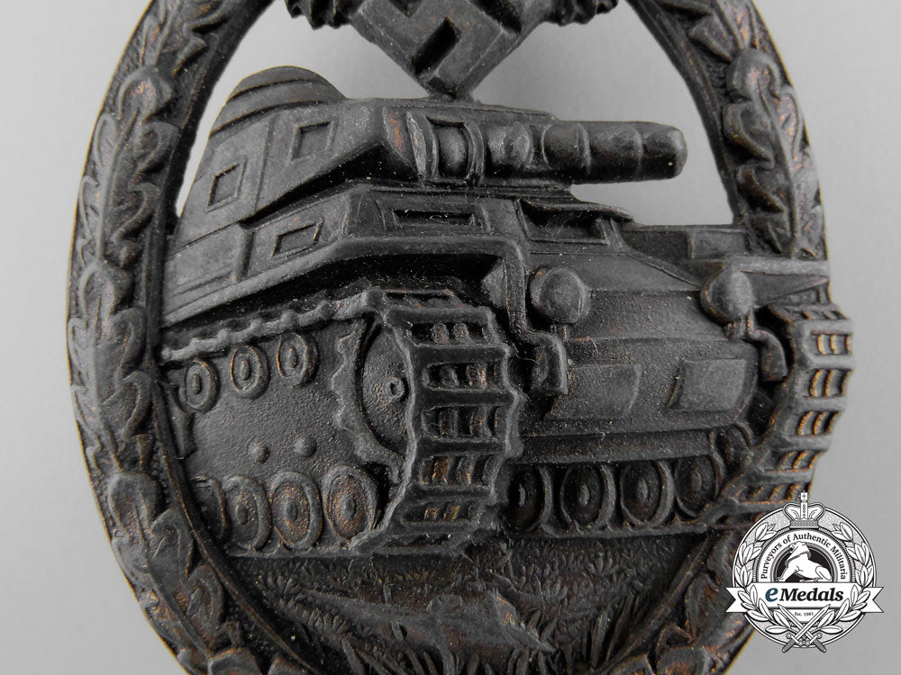 a_tank_badge_bronze_grade_by_c.e._juncker,_berlin_a_9787