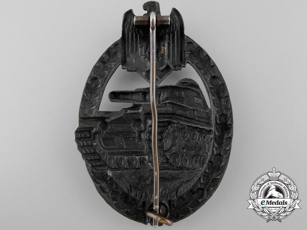 a_tank_badge_bronze_grade_by_c.e._juncker,_berlin_a_9788