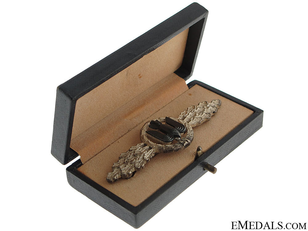 a_cased_squadron_clasp_for_bomber_pilots_a_cased_squadron_5118fbc96eb96