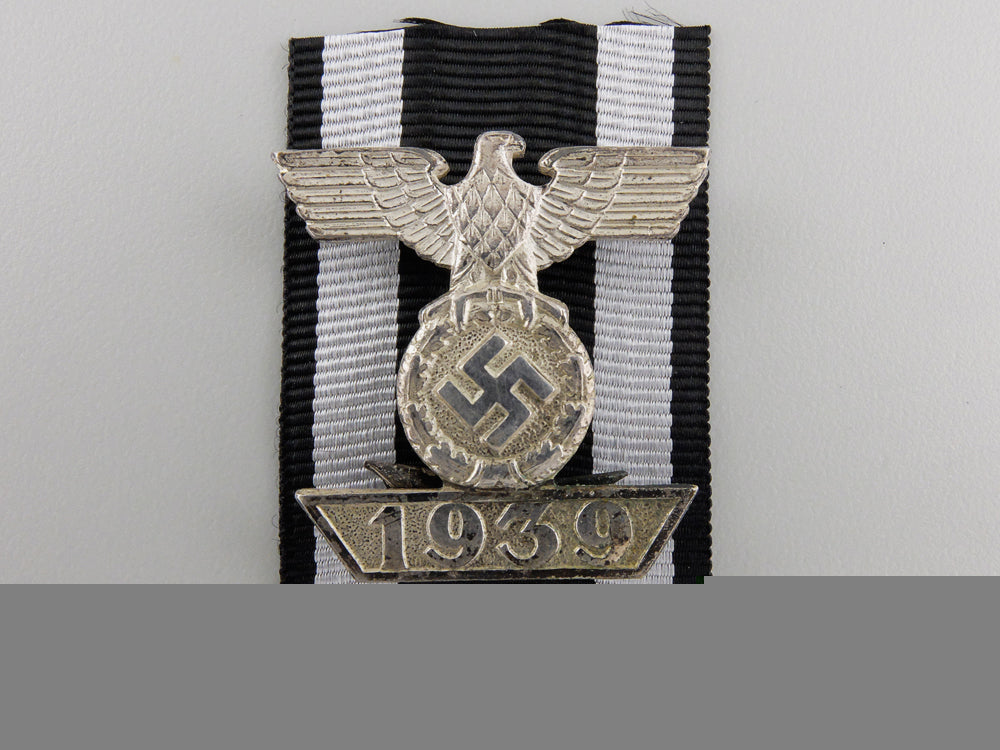 a_clasp_to_the_iron_class1939_by_w._deumer_a_clasp_to_the_i_5563878b40f19