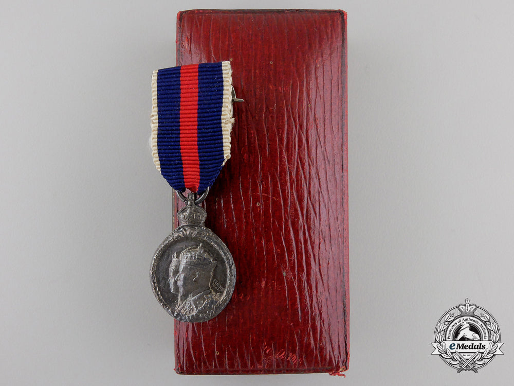 a_fine_miniature1902_coronation_medal_with_case_a_fine_miniature_55ce2e7177d22