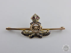 A Fine Royal Artillery Badge In Gold By Charles Perry & Co.