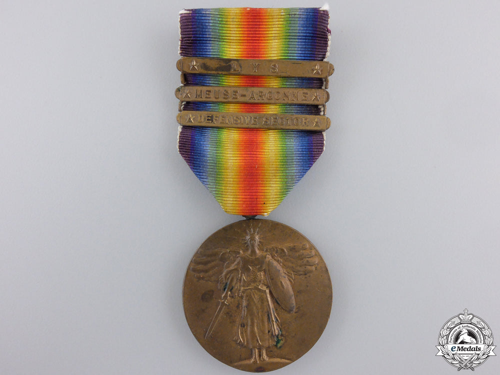 a_first_war_american_victory_medal;_three_bars_a_first_war_amer_559c0afe91029