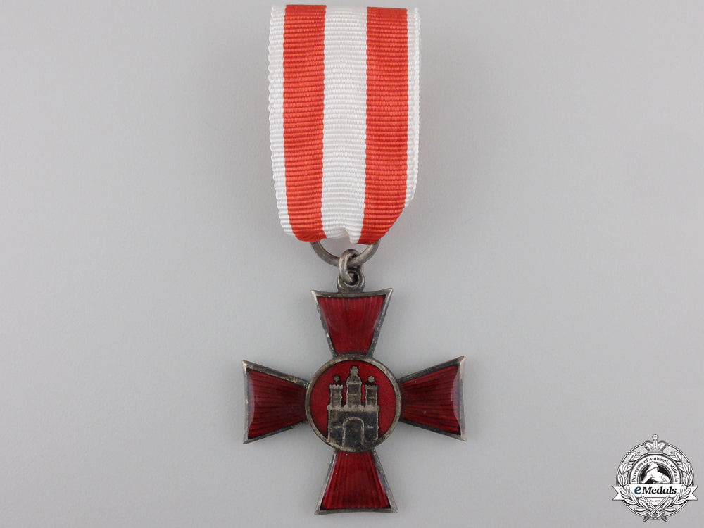 a_hamburg_hanseaten_cross_a_hamburg_hansea_5564d5f9dc320